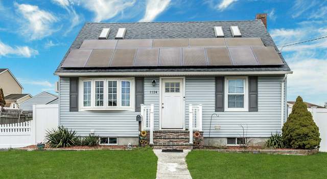 Photo of 1124 14th St, West Babylon, NY 11704