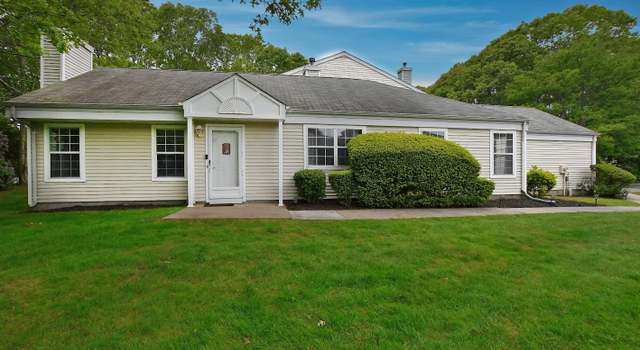 Photo of 83 Fox Ct, Manorville, NY 11949