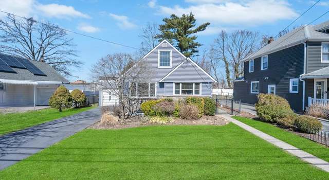 Photo of 216 W Marie St, Hicksville, NY 11801