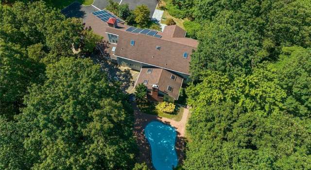 Photo of 212 Sunset Rd, Laurel Hollow, NY 11771
