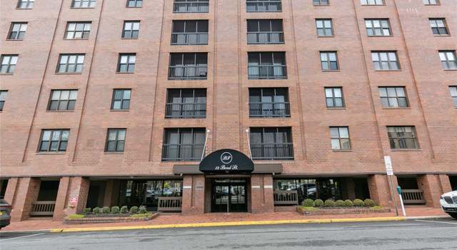 Photo of 12 Bond St Unit 5E, Great Neck, NY 11021
