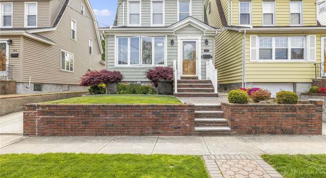 Photo of 947 N 6th St, New Hyde Park, NY 11040