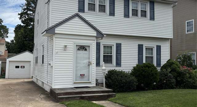 Photo of 40 Irwin St, New Hyde Park, NY 11040