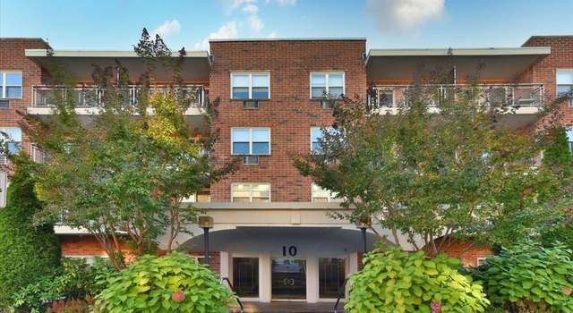 Photo of 10 Ipswich Ave Unit 3L, Great Neck, NY 11021