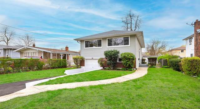 Photo of 187 Catherine St, Westbury, NY 11590