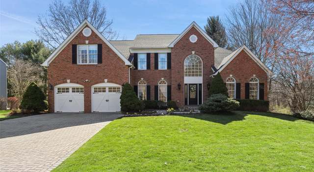 Photo of 2 Stratford Dr, Mount Kisco, NY 10549