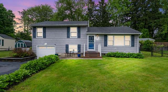 Photo of 22 Willow Pl, Middletown, NY 10940