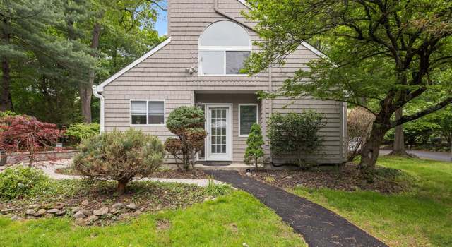 Photo of 37 Hickory Hill Ln, Tappan, NY 10983