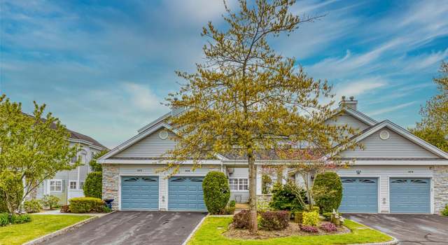 Photo of 476 Woodscreek Ct, Moriches, NY 11955