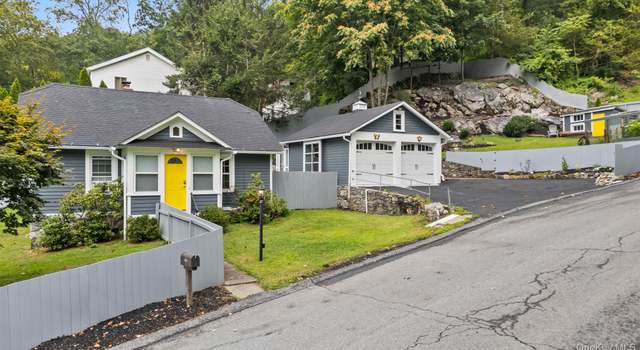 Property at 3785 Perry St, Jefferson Valley, NY 10535, 2 beds, 1.5 baths
