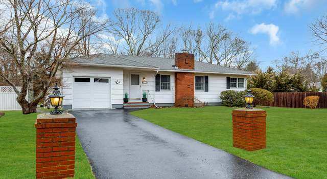 Photo of 7 Howell Pl, Speonk, NY 11934