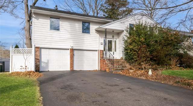 Photo of 12 Stimson Pl, Huntington, NY 11743