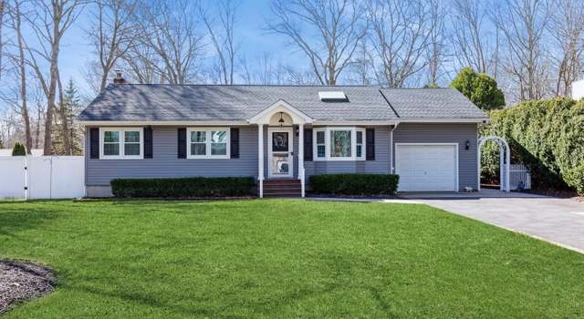 Photo of 7 Lime Ave, Brookhaven, NY 11719