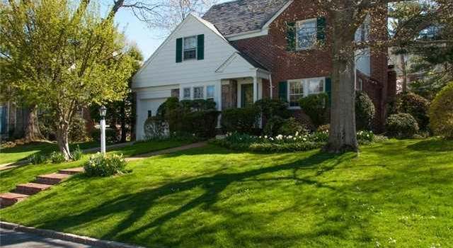 Photo of 28 Shorehaven Ln, Manhasset, NY 11030