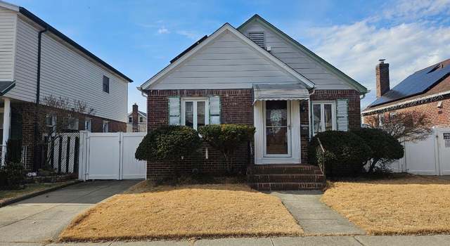 Photo of 17138 Gladwin Ave, Fresh Meadows, NY 11365