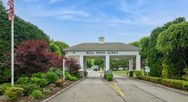 Photo of 124 Pond View Dr #317, Port Washington, NY 11050