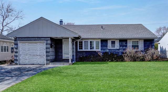Photo of 182 Hungry Harbor Rd, Valley Stream, NY 11581