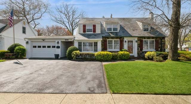 Photo of 3918 Park Ave, Seaford, NY 11783