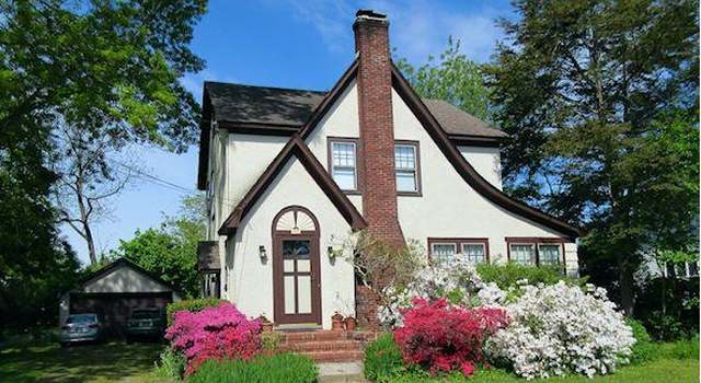 Photo of 123 S Bayview Ave, Amityville, NY 11701