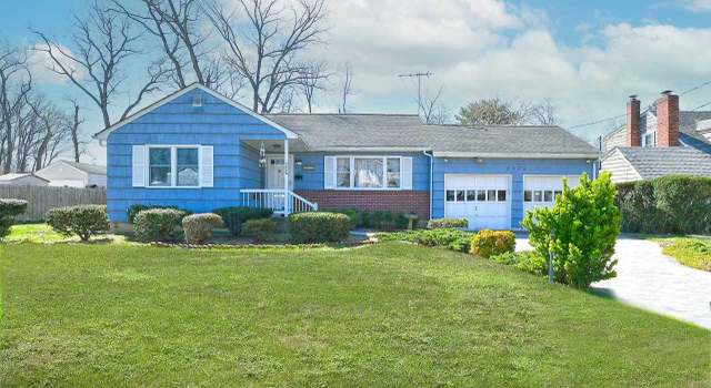 Photo of 2026 Decker Ave, Merrick, NY 11566