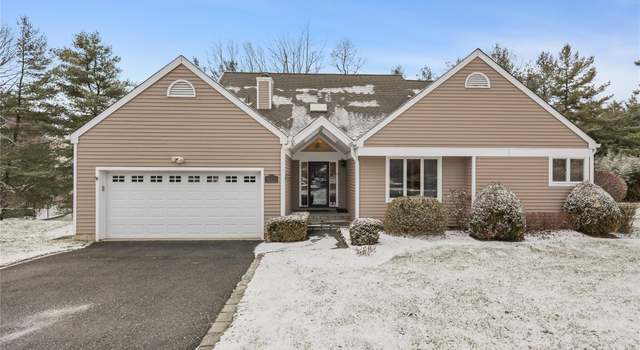 Photo of 5 Charlotte Ct, Briarcliff Manor, NY 10510