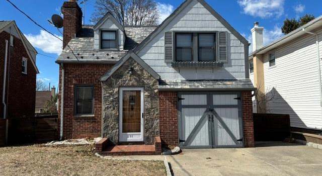 Photo of 51 Poppy Ave, Franklin Square, NY 11010