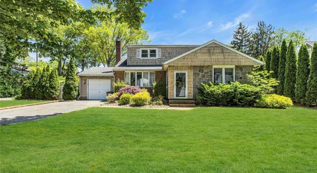 Photo of 4 Lowell Ave, Greenlawn, NY 11740