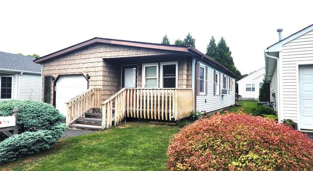 Photo of 74 Dogwood Ln, Manorville, NY 11949