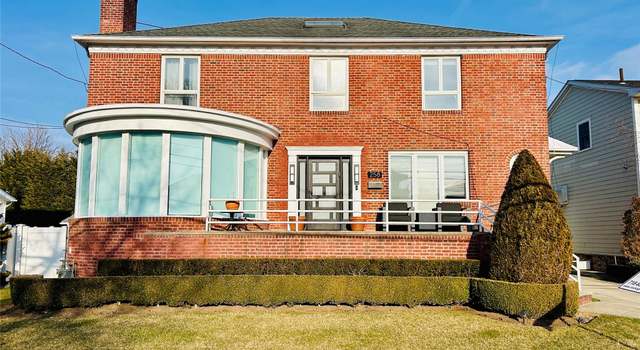 Photo of 258 Beach 139 St, Belle Harbor, NY 11694