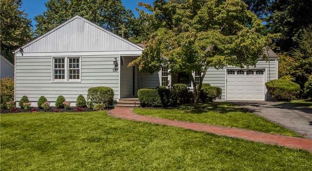 Photo of 136 Daisy Farms Dr, New Rochelle, NY 10804