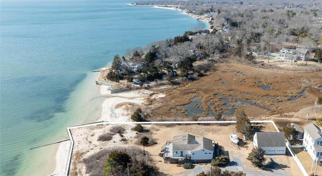 Photo of 17 Beach Rd, Laurel, NY 11948