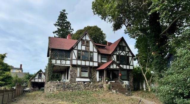 Photo of 181 Farragut Cir, New Rochelle, NY 10801