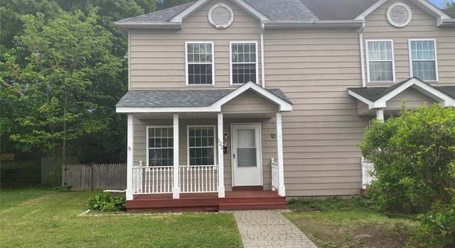 Photo of 122 Oak Park Ter, Wappingers Falls, NY 12590