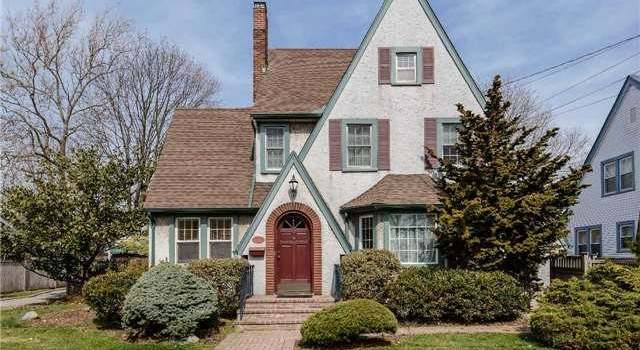Photo of 861 Brookwold Ave, Baldwin, NY 11510