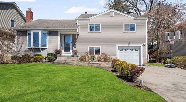 Photo of 54 Circle Dr, Syosset, NY 11791