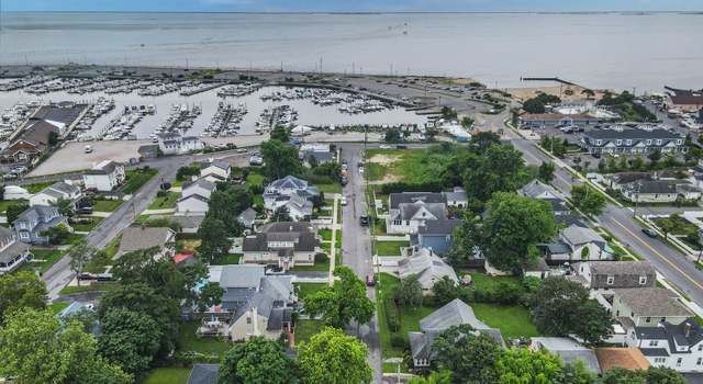 Photo of 3 Auburn Ave, Bay Shore, NY 11706