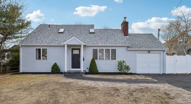 Photo of 68 Johnson Ln, Bay Shore, NY 11706