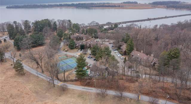 Photo of 1010 Eagle Bay Dr, Ossining, NY 10562