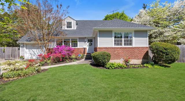 Photo of 53 3rd Ave, East Islip, NY 11730