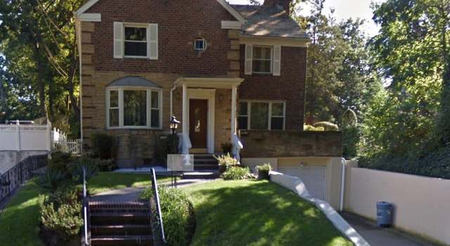 Photo of 8687 Palermo St, Holliswood, NY 11423