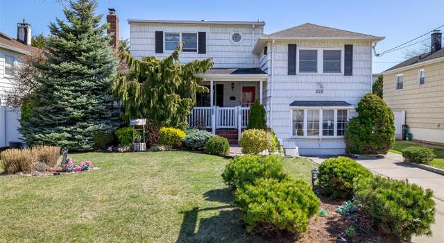 Photo of 228 Mckinley Ave, Island Park, NY 11558