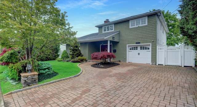 Photo of 2867 Wynsum Ave, South Merrick, NY 11566