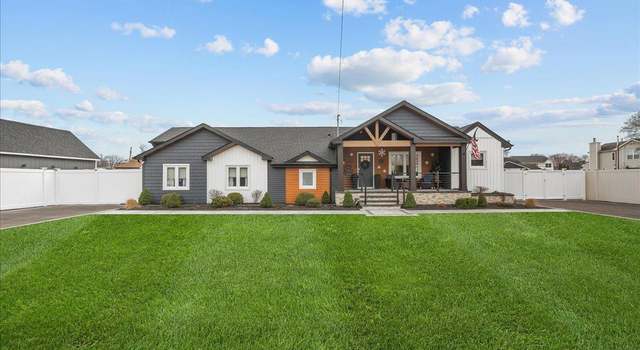Photo of 1581 1st St, West Babylon, NY 11704