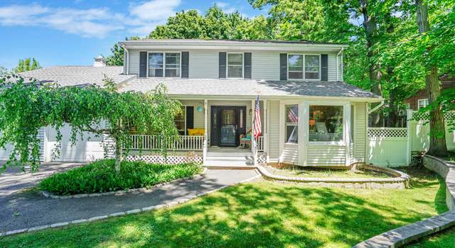 Photo of 9 4th Ave, Rocky Point, NY 11778