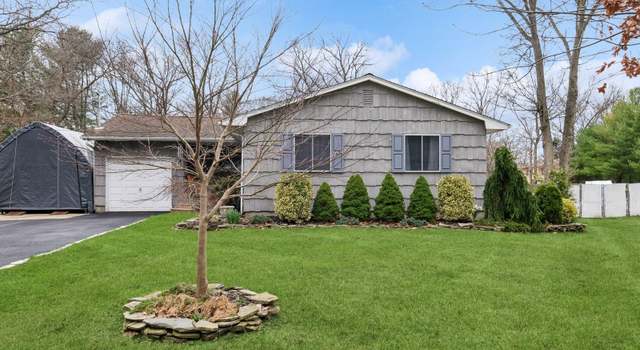 Photo of 1320 Spur Dr S, Islip, NY 11751
