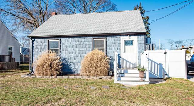 Photo of 57 Harris St, Patchogue, NY 11772