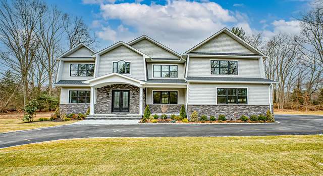 Photo of 210 Laurel Ln, Laurel Hollow, NY 11791