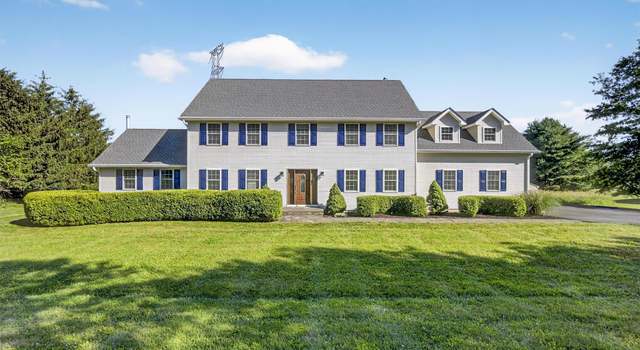 Property at 1 Fox Hollow Rd, Blooming Grove, NY 10914, 4 beds, 2.5 baths