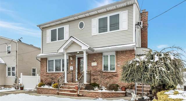 Photo of 157 Barwick Blvd, Mineola, NY 11501