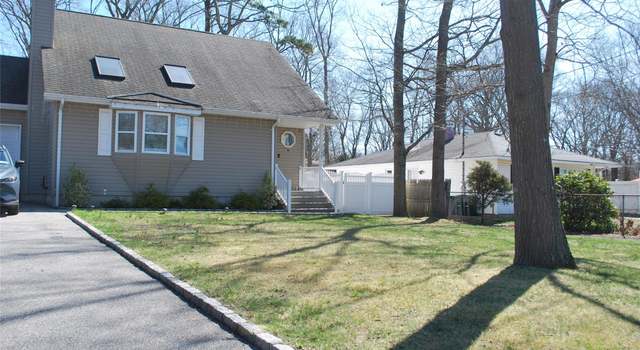 Photo of 1154 William Floyd Pkwy, Shirley, NY 11967